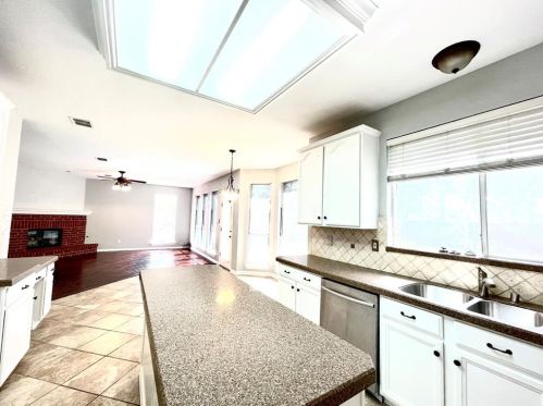 1005 Tanglewood Ln, Lewisville TX  75028-8234 exterior