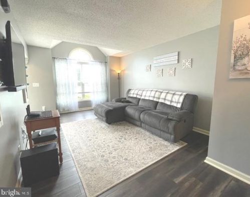 29 Johns Dr, West Enola PA  17025-2694 exterior