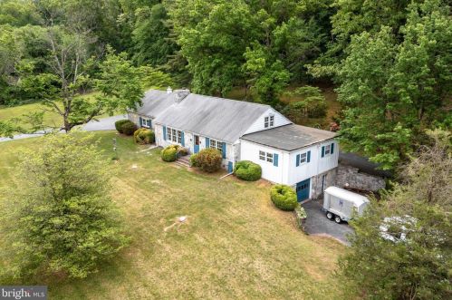 1660 Shenkel Rd, Pottstown, PA 19465-7144