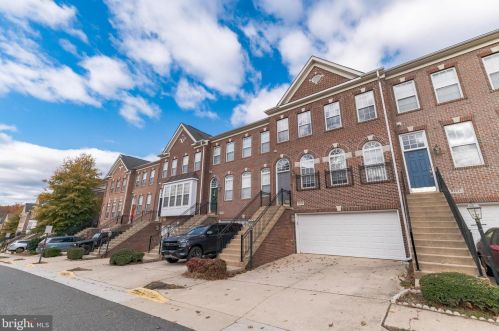 8204 Gunston Commons Way, Lorton, VA 22079-5026