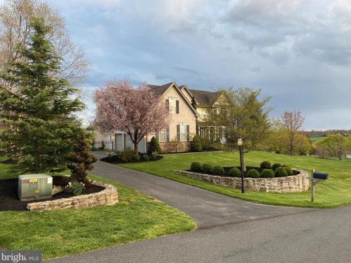 217 Ironstone Ln, Marsh, PA 19520-9066