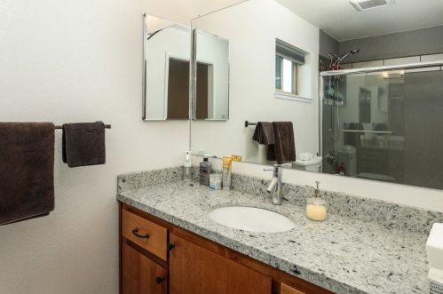 1503 Sierra St, Redwood City CA  94061-2712 exterior