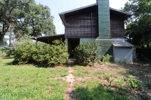 325 Brooks St, Fort Walton Beach, FL 32548-7235