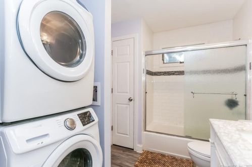 54 Woodbridge Rd, Glastonbury CT  06033-2925 exterior