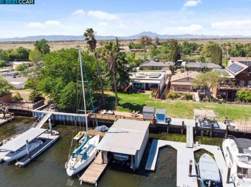 5500 Sandmound Blvd, Oakley CA  94561-5027 exterior