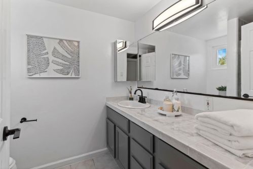 1210 Pecos Way, Sunnyvale CA  94089-2325 exterior