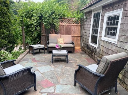 343 Beacon Dr, North Kingstown RI  02852-4630 exterior