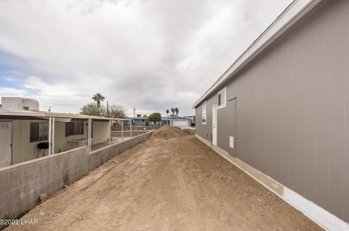 3037 Lk Dr, Lake Havasu City AZ  exterior