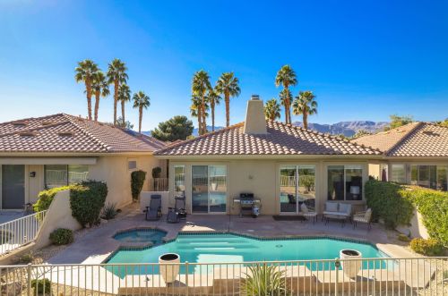 166 Kavenish Dr, Rancho Mirage CA  92270-3244 exterior