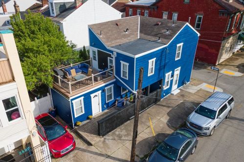2501 Larkins Way, Pittsburgh, PA 15203-2220