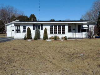 19 Seneca Dr, Plattsburgh, NY 12901-1150