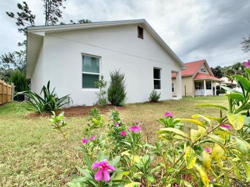 405 Connecticut Ave, Flagler Beach, FL 32136-3448