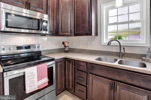 7 Dogwood Ter, Siddonsburg PA  17019-8733 exterior