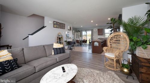 318 Bluecoat St, Dover DE  19901-8862 exterior