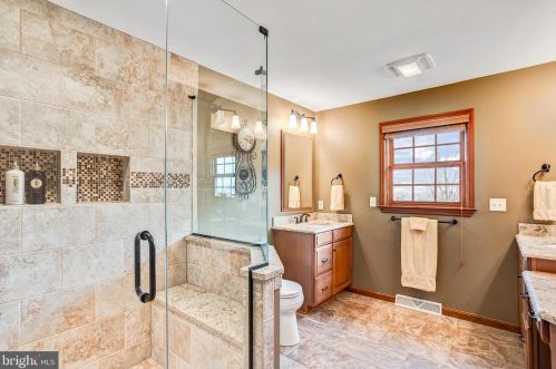 75 Maple Ave, Bareville PA  17540-9602 exterior