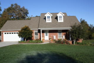 2532 Whisper Creek Dr, Friendsville, TN 37737-2535