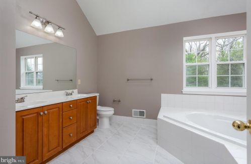 50 Ashley Cir, Gilbertsville PA  19525-8876 exterior