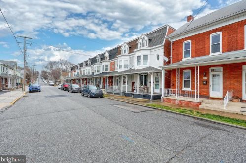 137 East St, Spring Grove PA  17362-1215 exterior