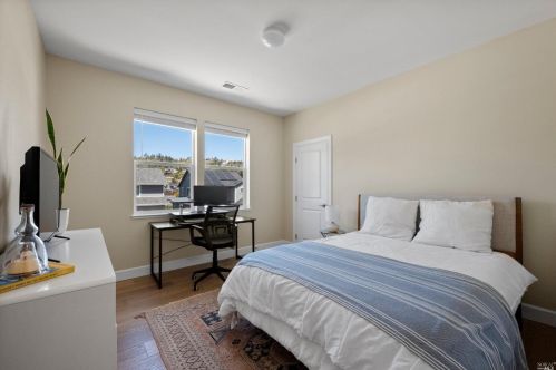 3516 Parker Hill Ct, Santa Rosa CA  95404-1512 exterior