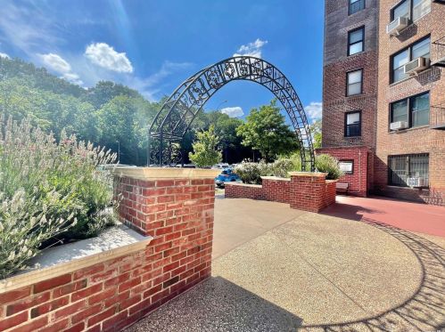 83-77 Woodhaven Blvd, Jamaica, NY