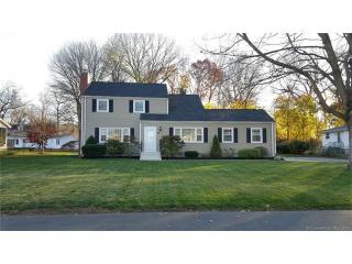 39 Riverside Dr, Branford, CT 06405-3945