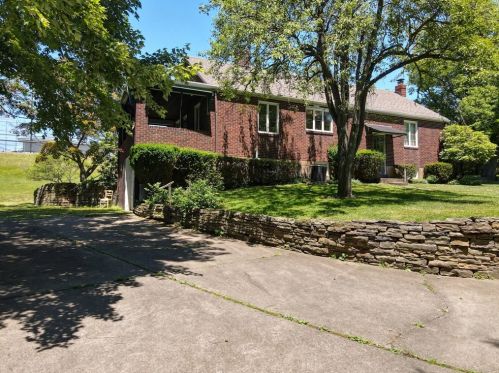 1006 Braddock Rd, Pittsburgh, PA 15221-3660