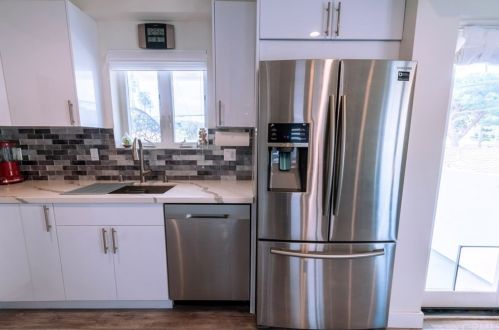 6160 Pacific Coast Hwy, Redondo Beach CA  90277-5907 exterior