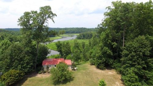 731 Deep Landing Rd, Tappahannock, VA 22560-5518