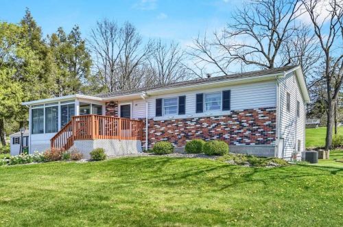 29 Kretch Cir, New Hamburg, NY 12590-5318