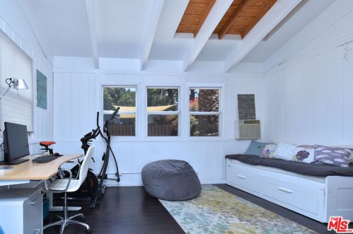 14609 Albers St, Van Nuys CA  91411-3711 exterior