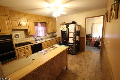 631 Frech Ave, Manville, NJ 08835-2211