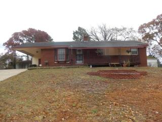 4005 Village Dr, Fayetteville, NC 28304-5243