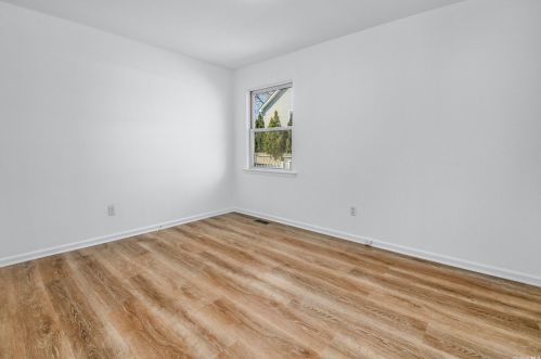 7 Georgia St, Elwood NY  11731-2230 exterior