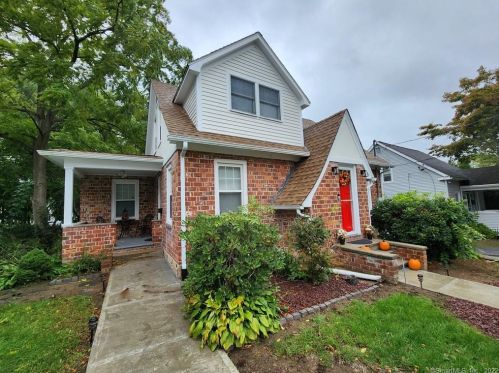 36 Pratt St, Norwich CT  06360-3733 exterior