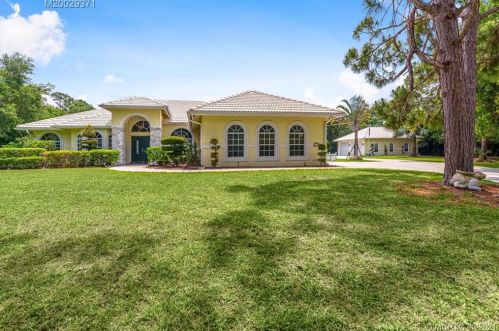 3402 Golden Ln, Palm City, FL 34990-5475
