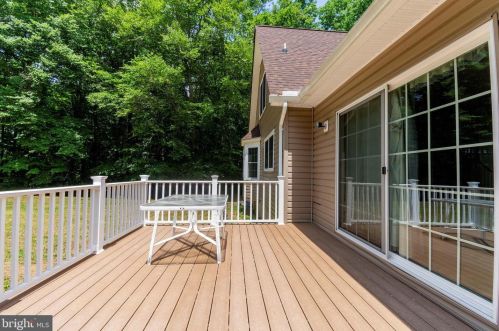 95 Chapel Heights Dr, Fredericksburg, VA 22405-3729
