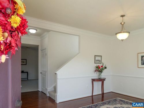 917 Justin Dr, Bybee, VA 22963-2099