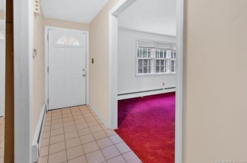 1952 Hartford Tpke, North Haven, CT 06473-1004