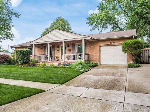 2786 Parlin Dr, Darbydale, OH 43123-2046