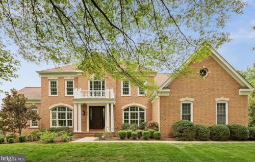 1050 Riva Ridge Dr, Great Falls, VA 22066-1620