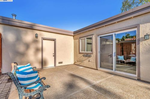 1634 Calle Santa Anna, Pleasanton CA  94566-5927 exterior