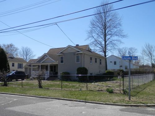 1450 Lincoln Blvd, Bayshore, NY 11706-3912