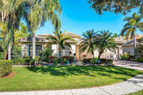 7038 Great Falls Cir, Boynton Beach FL  33437-3998 exterior