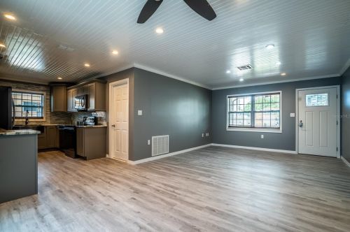 8200 Dedham Dr, Port Richey, FL 34668-4435