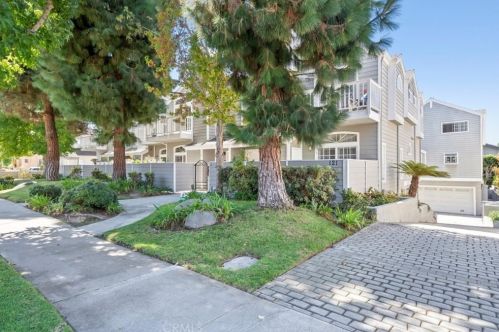 121 Lucia Ave, Redondo Beach, CA 90277-3570