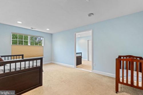 5 Brighton Pl, Swedesboro NJ  08085-5060 exterior
