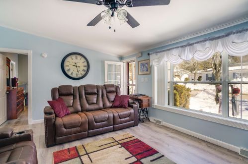 22 Great Brook Dr, Belmont NH  03220-4403 exterior