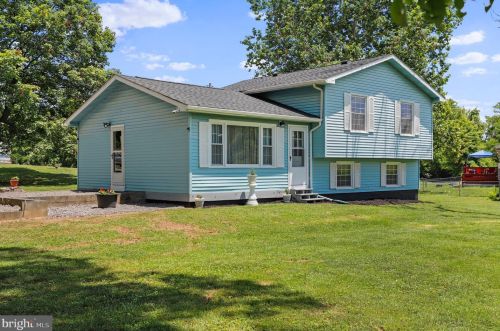 41 Weeping Willow Rd, Falling Waters, WV 25419-4715