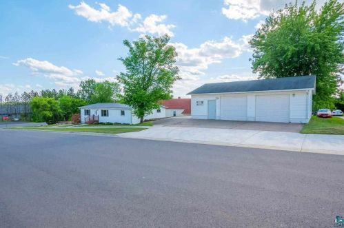526 Lake St, Chisholm MN  55719-1334 exterior