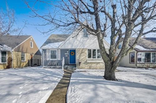 3316 Honey Creek Dr, Milwaukee WI  53219-3911 exterior